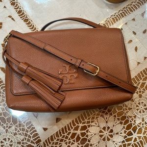 Dimensions:  11” L x 7.5” H x 2” D